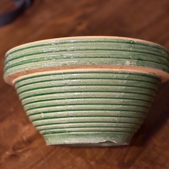 Green Ceramic Bowl - Picture 2 of 4